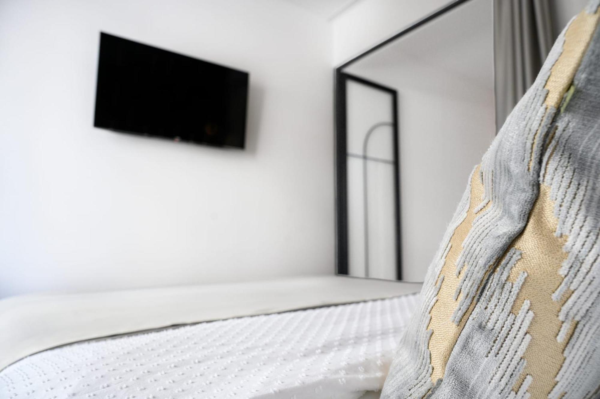 Urban Downtown Luxury Rooms And Suites Belgrad Rum bild